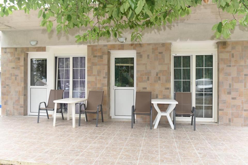 Villa Leonidas Koutsoupia Kókkinon Nerón Exteriér fotografie